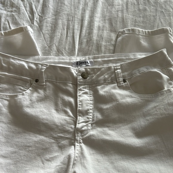 Size 16 D. Jeans never worn - Picture 4 of 5